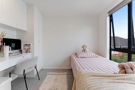 Photo of property in 8 Patariki Way, Beach Haven, Auckland, 0626