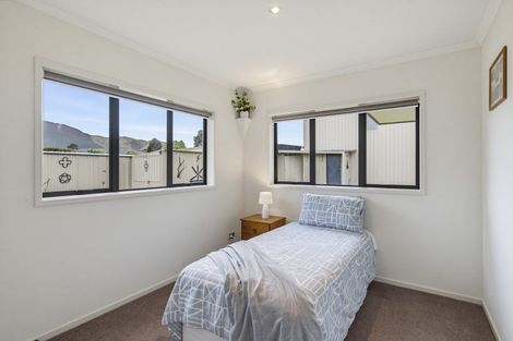 Photo of property in 53 Pohutukawa Drive, Levin, 5571