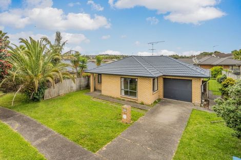 Photo of property in 16 Sambrooke Crescent, Flat Bush, Auckland, 2019