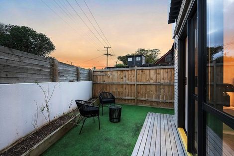 Photo of property in 1/258 Lake Road, Hauraki, Auckland, 0622