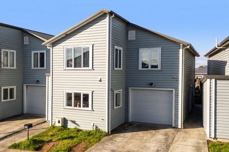 Photo of property in 25 Warbler Crescent, Papakura, 2110