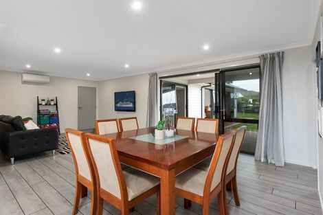 Photo of property in 2 Greystone Place, Omokoroa, 3114