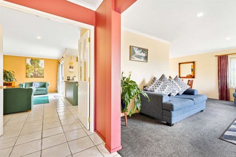 Photo of property in 58 Hillwell Drive, Henderson, Auckland, 0612