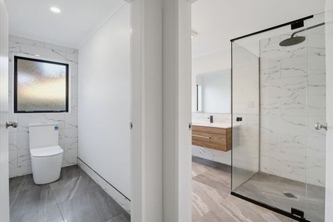 Photo of property in 72 Geneva Terrace, Kelvin Grove, Palmerston North, 4414