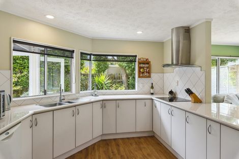 Photo of property in 13 Runanga Grove, Waikanae, 5036