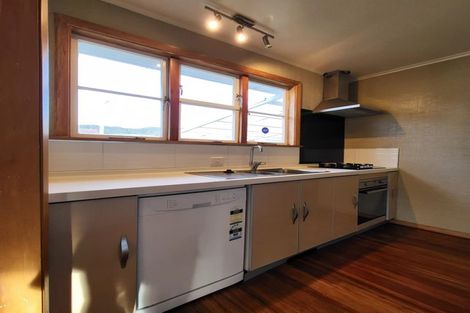 Photo of property in 124 Cambridge Terrace, Fairfield, Lower Hutt, 5011