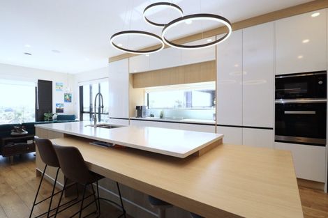 Photo of property in 26 Roxborough Place, East Tamaki Heights, Auckland, 2016