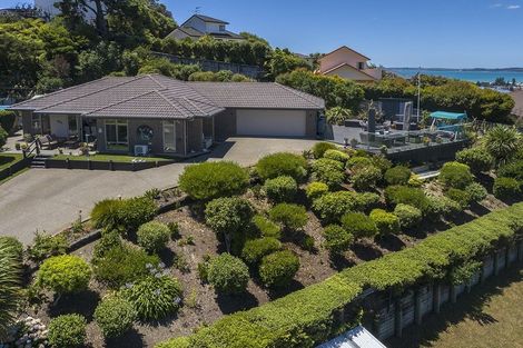 Photo of property in 25 Waldorf Crescent, Orewa, 0931