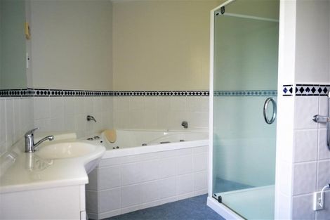 Photo of property in 136 Curtis Street, Northland, Wellington, 6012