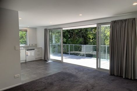 Photo of property in 28 Pupuke Road, Hillcrest, Auckland, 0627