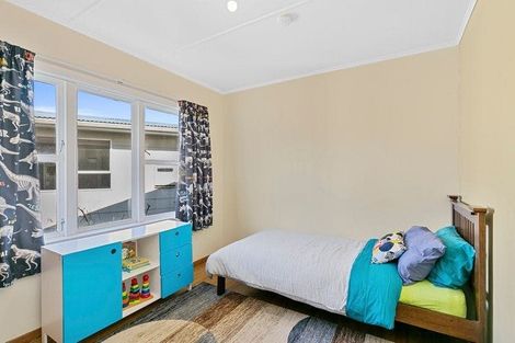 Photo of property in 136 Broderick Road, Johnsonville, Wellington, 6037