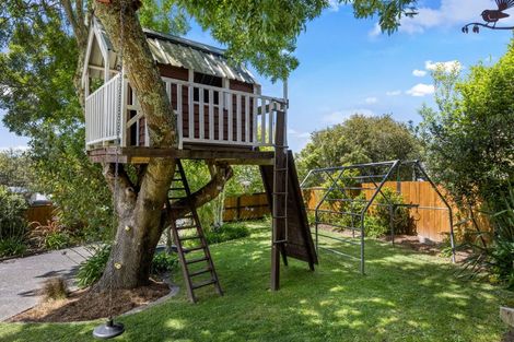 Photo of property in 14 Birdie Place, Red Beach, 0932