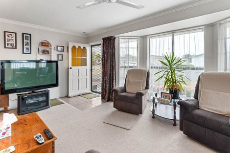 Photo of property in 32 Lowes Place, Solway, Masterton, 5810