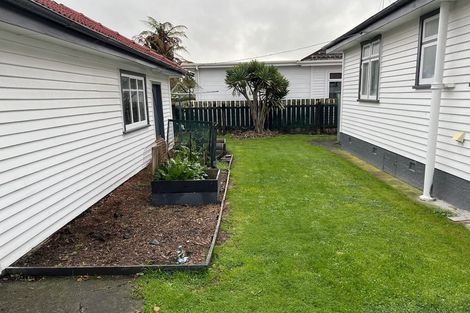 Photo of property in 27 Stanley Street, Levin, 5510