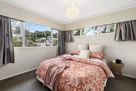 Photo of property in 1/7 Tallington Crescent, Torbay, Auckland, 0630