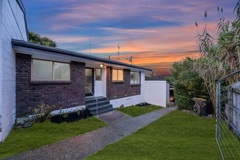 Photo of property in 2/4173a Great North Road, Glen Eden, Auckland, 0602