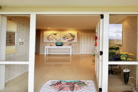 Photo of property in 15 Matheson Road, Red Beach, 0932