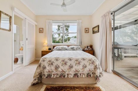 Photo of property in 30 Hutchinsons Road, Bucklands Beach, Auckland, 2014