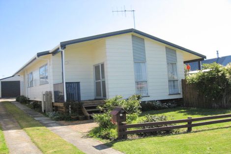 Photo of property in 38 Rosewood Place, Paraparaumu, 5032