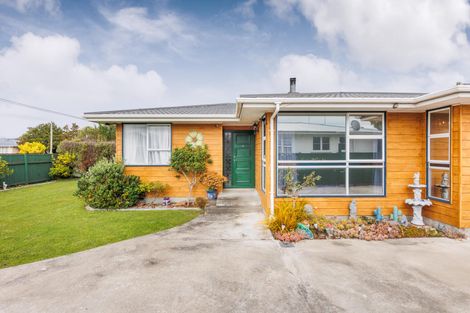 Photo of property in 43 Benmore Avenue, Cloverlea, Palmerston North, 4412