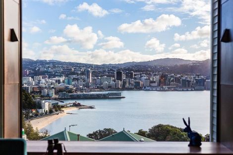 Photo of property in 51 The Crescent, Roseneath, Wellington, 6011