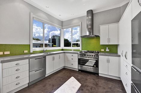 Photo of property in 30 Puriri Street, Hawera, 4610