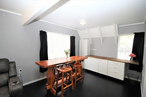 Photo of property in 11 Ross Street, Woodville, 4920