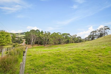 Photo of property in 196 Muriwai Valley Road, Muriwai, Waimauku, 0881