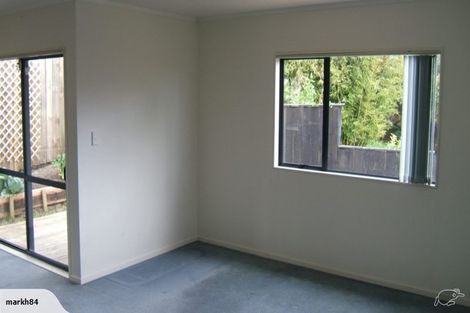 Photo of property in 2/26 Blenheim Street, Glenfield, Auckland, 0629