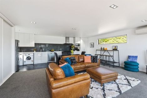 Photo of property in 3 Valley View, Mount Pleasant, Christchurch, 8081