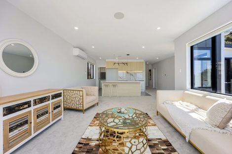 Photo of property in 254a Whangaparaoa Road, Red Beach, 0932