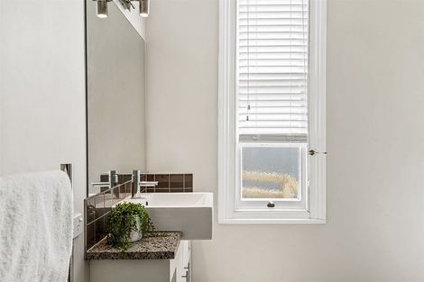 Photo of property in 96 Calliope Road, Stanley Point, Auckland, 0624