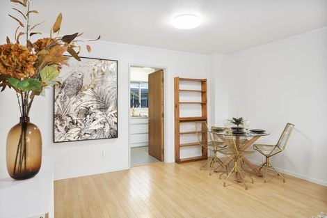 Photo of property in 2/43 Rimu Street, New Lynn, Auckland, 0600