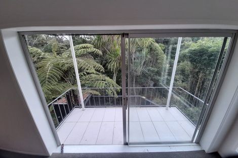 Photo of property in 37 West Lynn Road, Titirangi, Auckland, 0604
