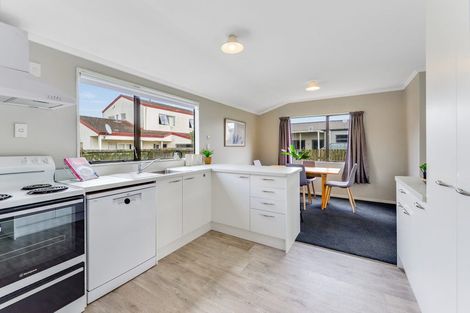 Photo of property in 6/55 Tuhikaramea Road, Dinsdale, Hamilton, 3204