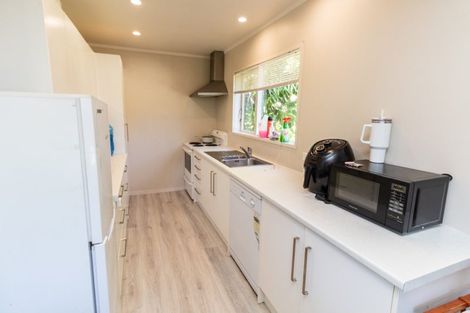 Photo of property in 13b Florio Terrace, Tawa, Wellington, 5028