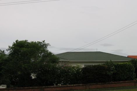 Photo of property in 2 Ranleigh Road, Mount Albert, Auckland, 1025