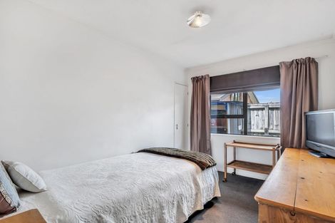 Photo of property in 2/56 Aorangi Road, Bryndwr, Christchurch, 8053