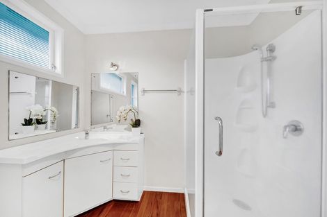 Photo of property in 1 Williams Avenue, Hawera, 4610