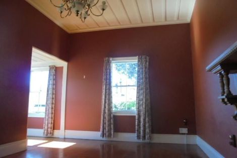 Photo of property in 17 Cameron Road, Bluff Hill, Napier, 4110