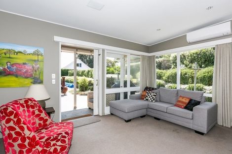 Photo of property in 37 Muritai Crescent, Havelock North, 4130