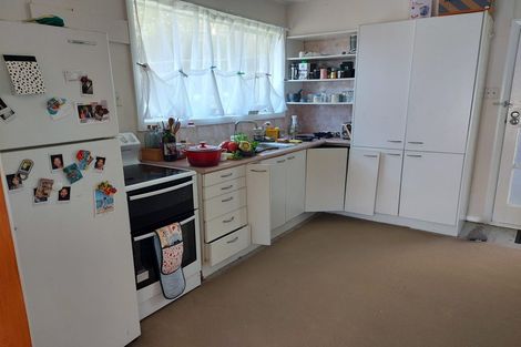 Photo of property in 6 Roberts Street, Tawa, Wellington, 5028