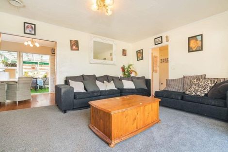 Photo of property in 28 Wayne Drive, Mangere, Auckland, 2022