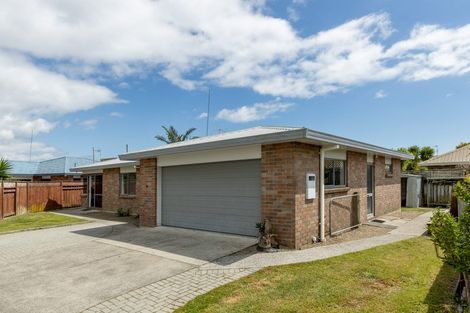 Photo of property in 82 Evans Road, Papamoa Beach, Papamoa, 3118