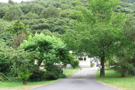 Photo of property in 18 Bridge Road, Birchville, Upper Hutt, 5018