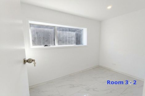 Photo of property in 9 Darlington Place, Glendene, Auckland, 0602