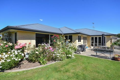 Photo of property in 2 Kura Place, Mosgiel, 9024