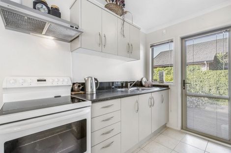 Photo of property in 6 Nita Place, The Gardens, Auckland, 2105