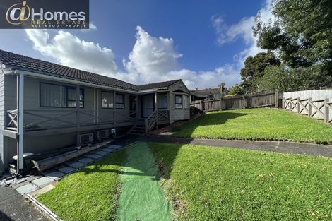 Photo of property in 15 Meadowood Drive, Unsworth Heights, Auckland, 0632