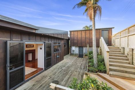 Photo of property in 4 Bay View Road, Raglan, 3225